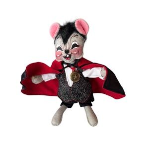Annalee Red and Black Dracula  Mouse Halloween Red and Black Cape Vest 7 inches